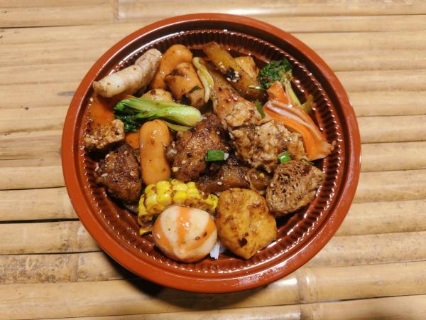 หม่าล่าเซียงกัวราดข้าว หม่าล่าเซียงกัวราดข้าว